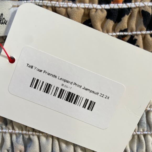 Plus Size Leopard Jumpsuit, Romper, Flare legs, Halter style, NWT Size 3X - Picture 6 of 7